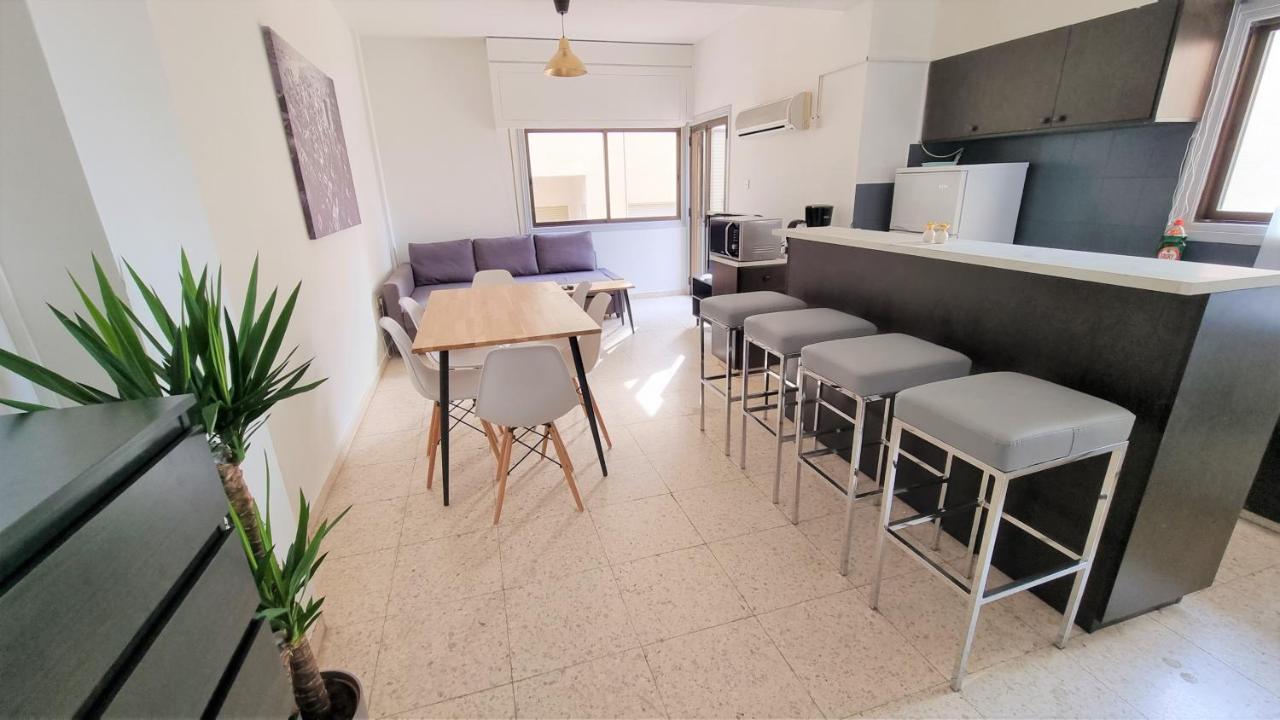 Cozy Beach Apt / 100 Mbit+ Netflix / Near Airport Larnaka Exterior foto